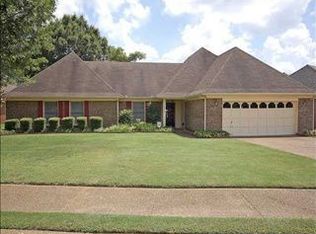 2856 N Hampton Court Rd, Memphis, TN 38016