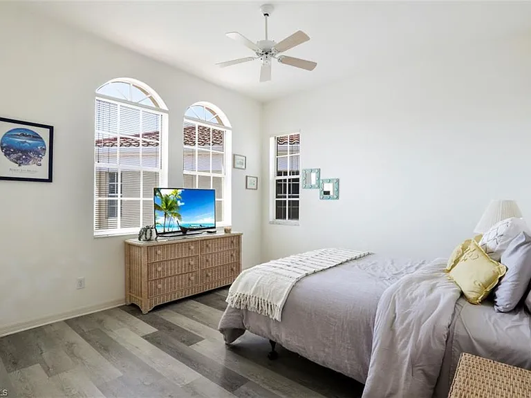 600 L Ambiance Cir #6 — Photo 10