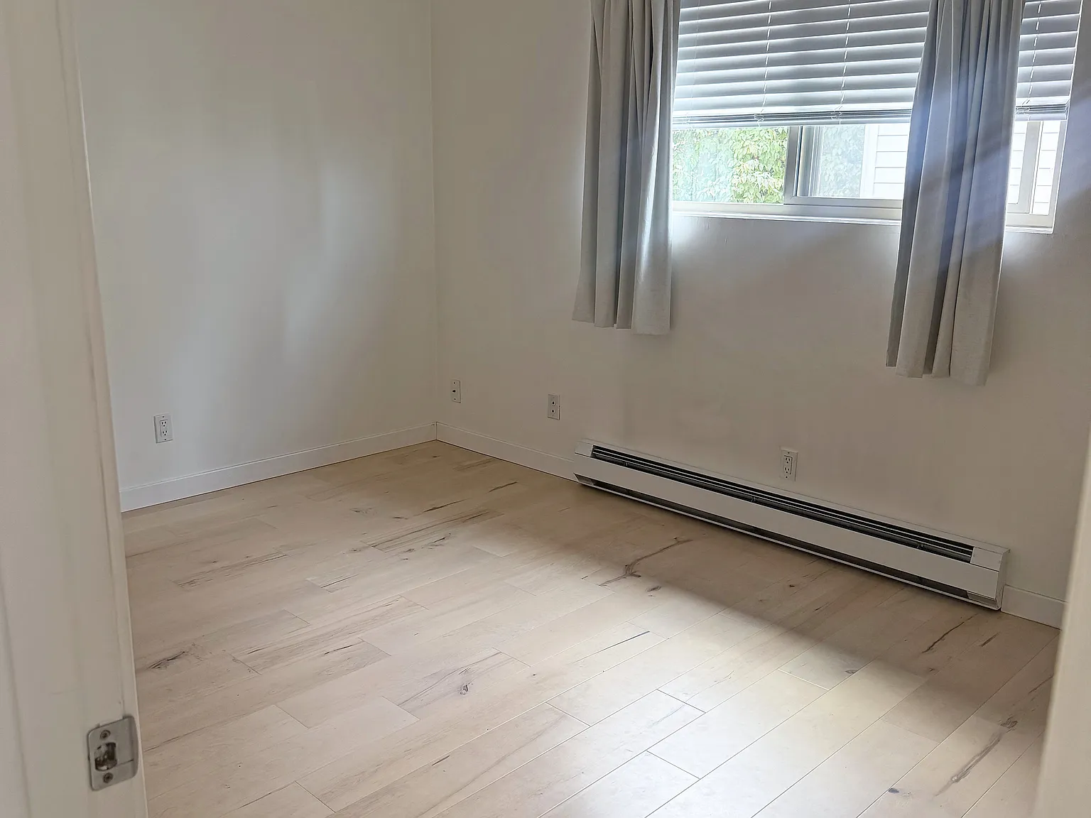 2 bed, 1000 sqft, $2,525 — Photo 3