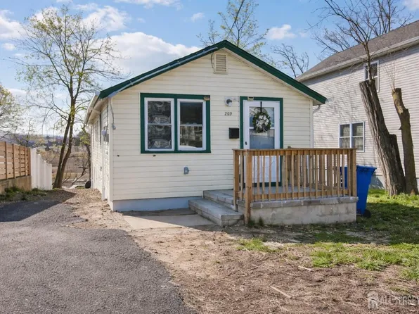 209 Hilltop Blvd, Keyport, NJ 07735