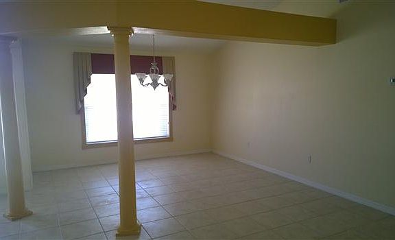3rd image of 19 Burnell Dr