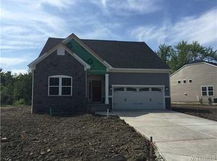 6 Sonnet Dr, Orchard Park, NY 14127