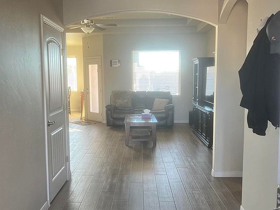 2nd image of 3809 Saguaro Dr