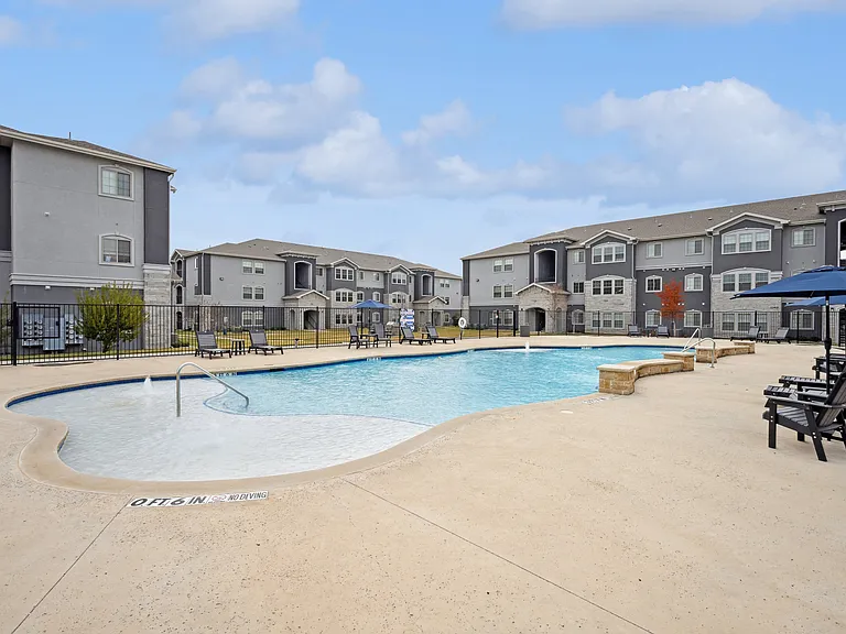 Lake Villas Apartments — Photo 28