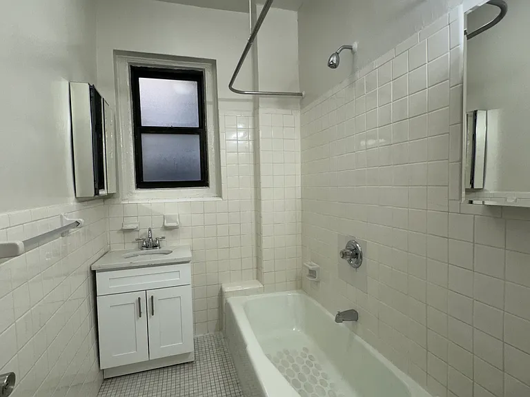 515 W 113th St #4T — Photo 5