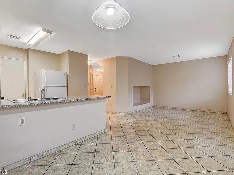 2501 Perryville Ave #103 — Photo 6