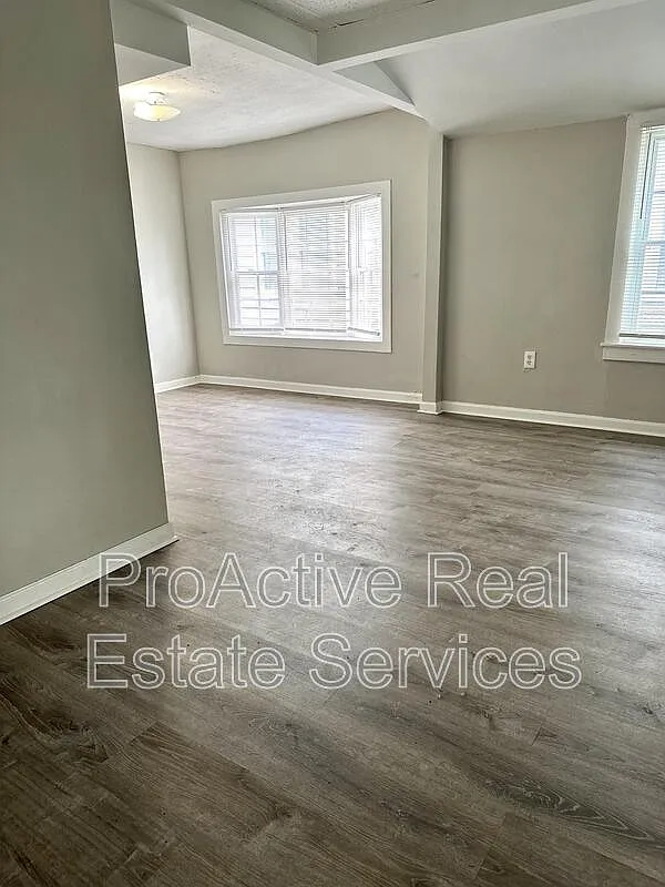 2 bed, 1.0 bath, 740 sqft, $1,650 — Photo 3