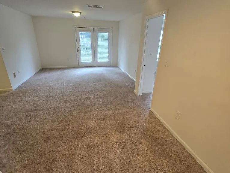 Wesley St. Claire Apartments at Lawrenceville — Photo 137
