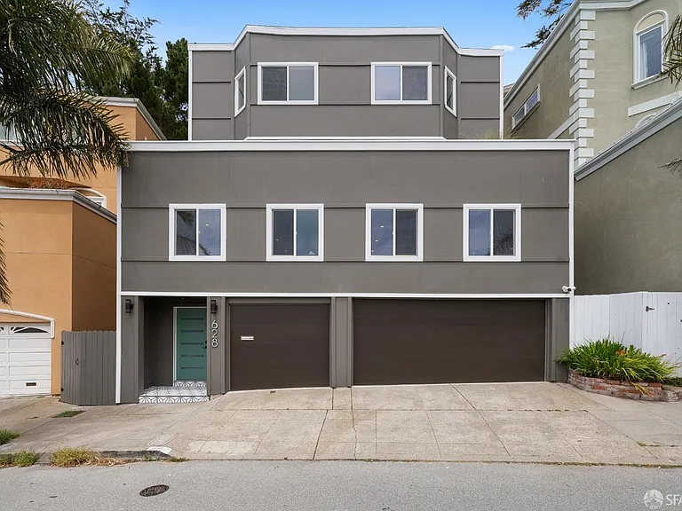 628 Los Palmos Dr — Photo 1