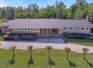 104 Alexandra Dr, Atmore, AL 36502