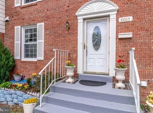 8065 Powderbrook Ln, Springfield, VA 22153