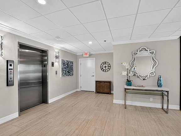 4th image of 950 De Soto Road #5-A