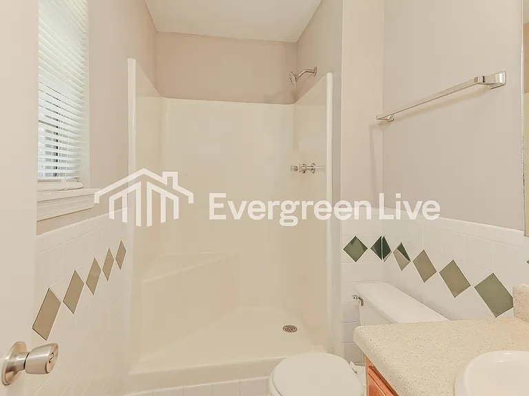 5246 Briarwood Cir — Photo 9