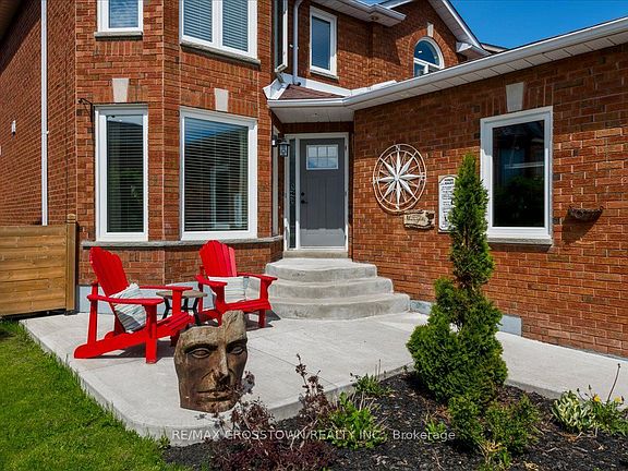 3rd image of 92 Golden Meadow Rd