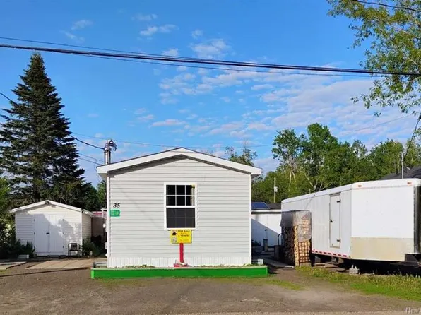 35 4th Ave, Shediac, NB E4P 4H4