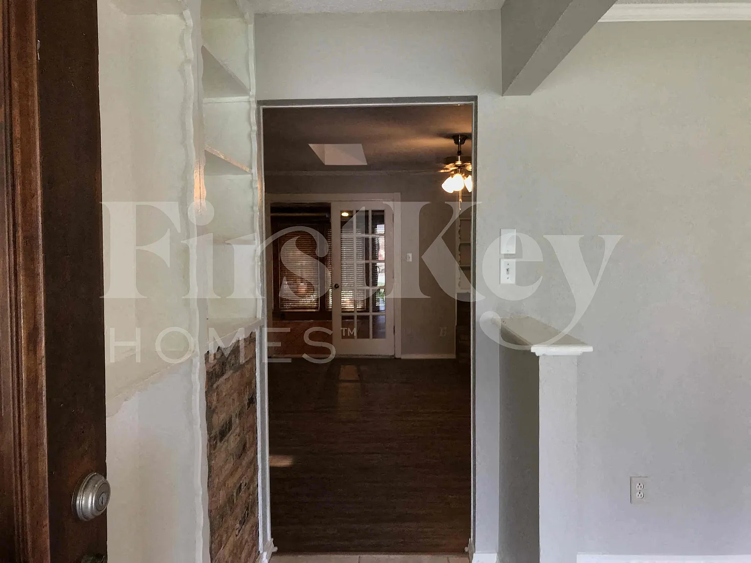 4 bed, 2.0 bath, 2446 sqft, $2,185 — Photo 2