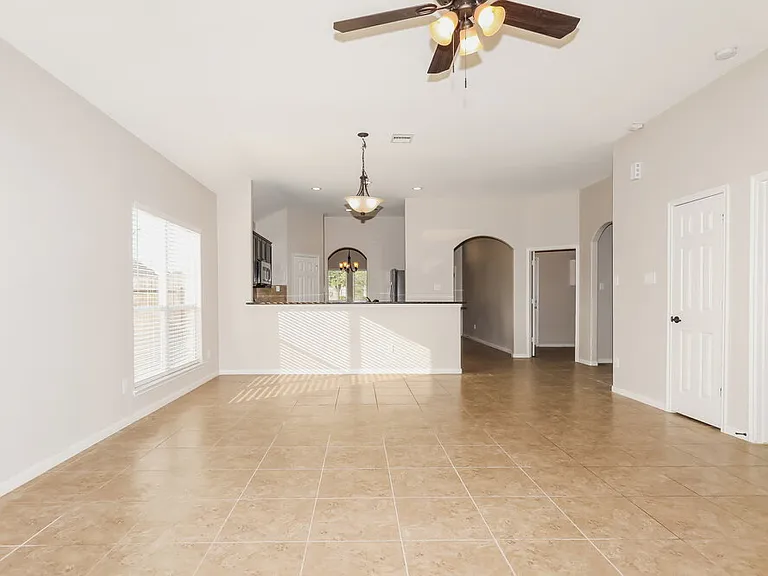 18415 Sunrise Maple Dr — Photo 4
