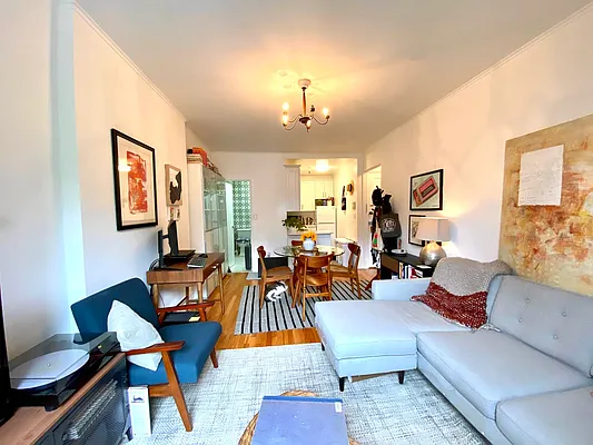 Rented by Harris Philip NYC | media 33