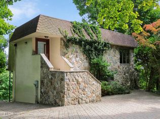 93 Douglas Rd, Staten Island, NY 10304