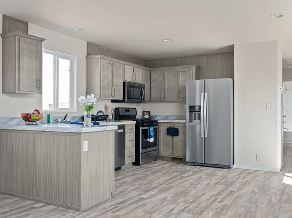 2875 N Hill Field Rd #6Q2034, Layton, UT 84041