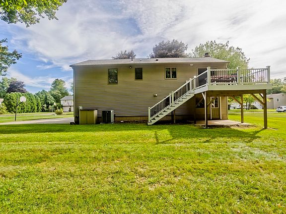 5th image of 5 Tamarack Ln