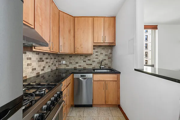 apartamento 5冊セット 301 East 78th Street #4A in Lenox Hill, Manhattan | StreetEasy