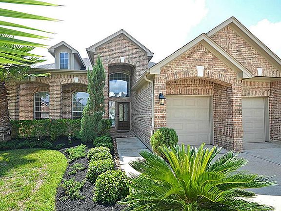 2nd image of 17903 Sugarloaf Bay Dr