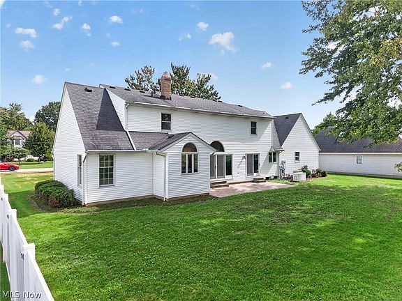4th image of 722 Jaycox Rd