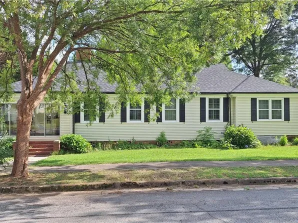 3349 Bloomfield Ave, Clarkdale, GA 30111