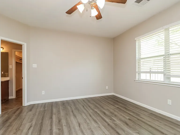 443 Oak Chase Dr — Photo 9