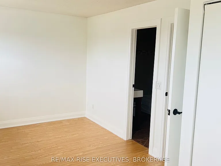 863 Datzell Ln — Photo 6