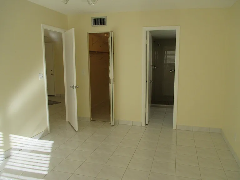 200 Lake Carol Dr — Photo 12