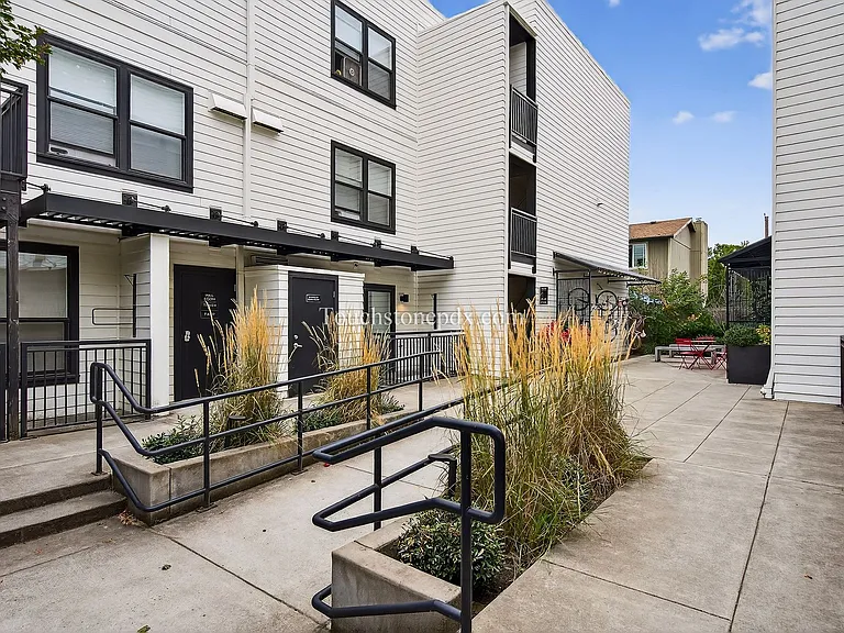 Tabor Terrace — Photo 7
