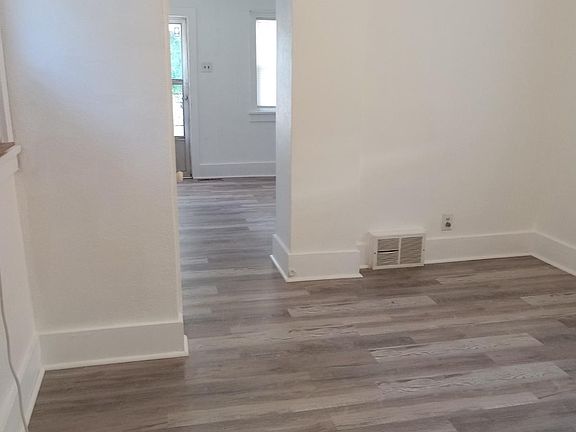 3rd image of 314 E Mesa Ave