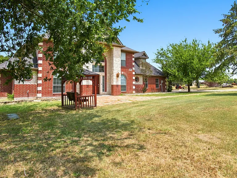 478 Johns Ln — Photo 3