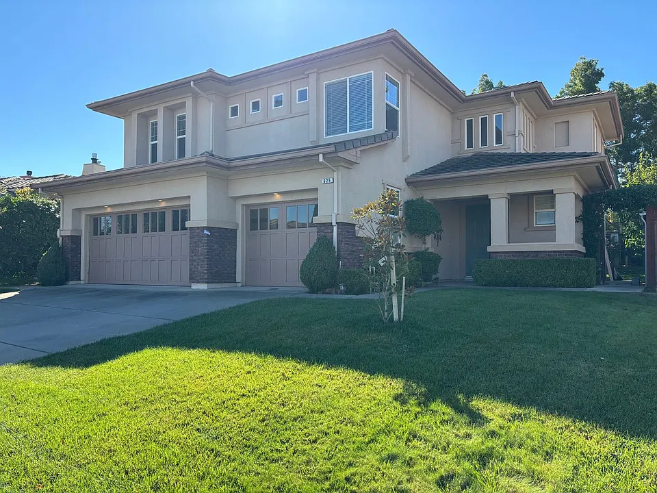 625 Emerald Hills Cir