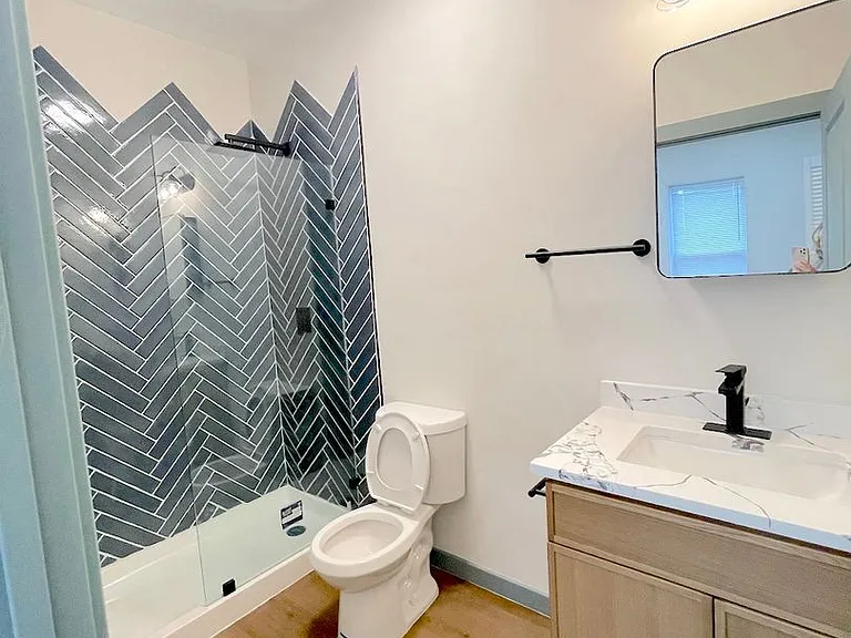 1001 W 31st St #C2 — Photo 8