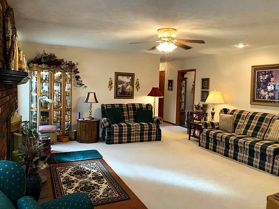 5th image of 501 Green Acres Cir