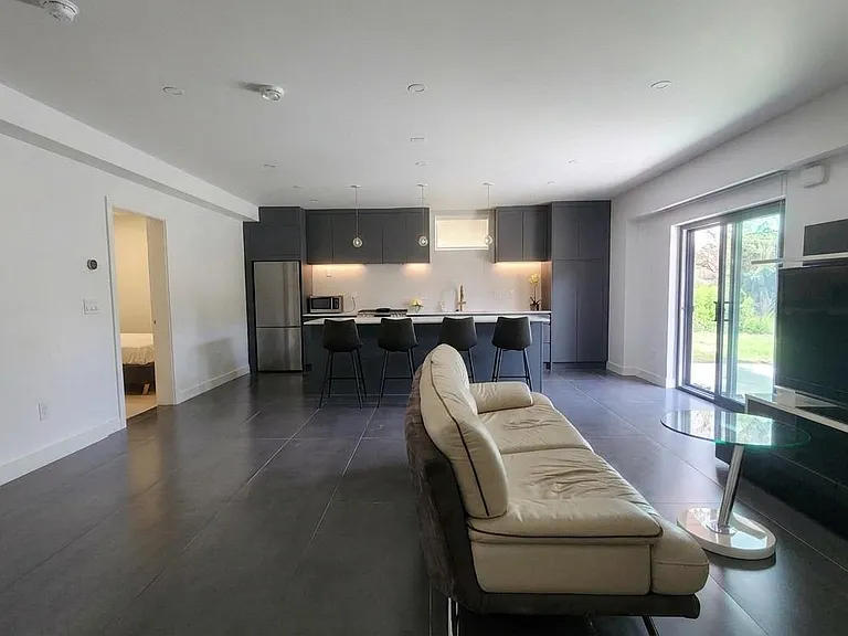 3550 Quesnel Dr #GARDEN LVL — Photo 3