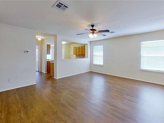 5th image of 118 Steven St