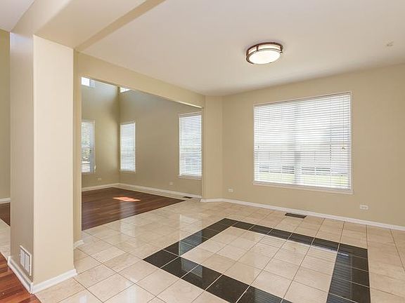 4th image of 420 Hemlock Ln