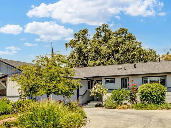 323 Willow Glen Court, Healdsburg, CA 95448