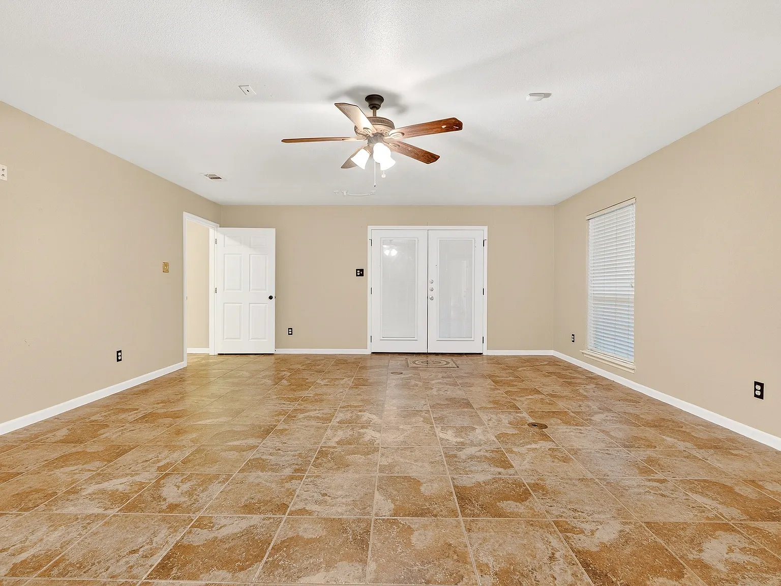 1108 Houston Street - 1 — Photo 4