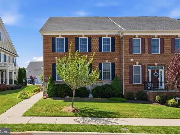 43233 Hattontown Woods Ter, Ashburn, VA 20148