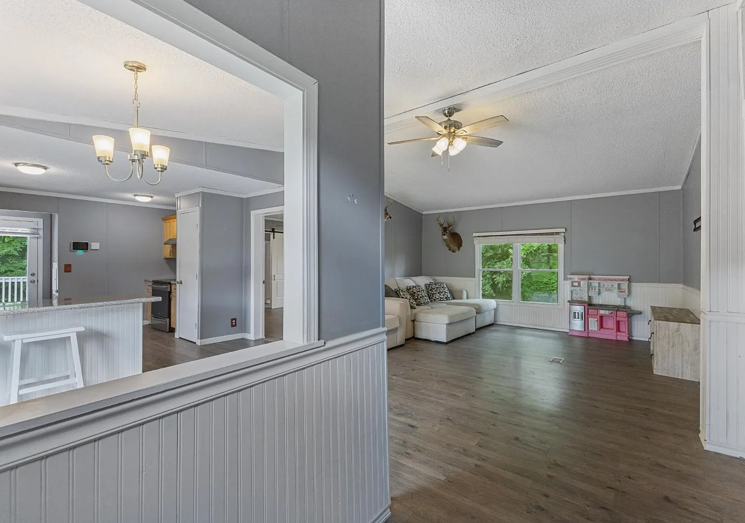 1022 Dogwood Ln — Photo 3
