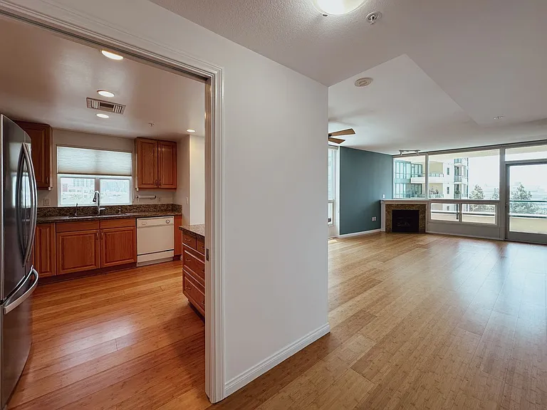 555 Front St #602 — Photo 8