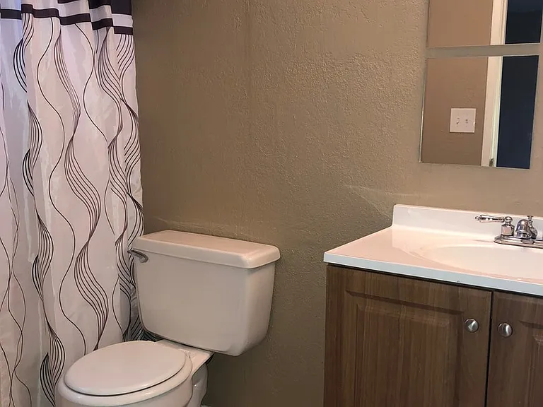 619 W Ridgecrest Blvd — Photo 3
