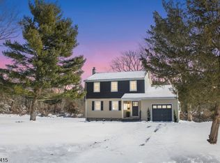 206 Fox Hollow Rd, Glen Gardner, NJ 08826