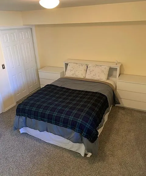 Bedroom 2: Queen bed.