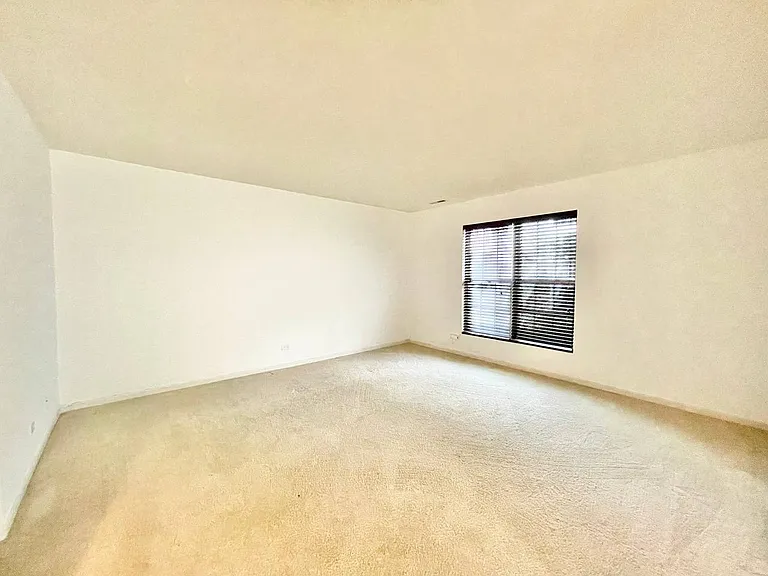 786 Four Seasons Blvd — Photo 7